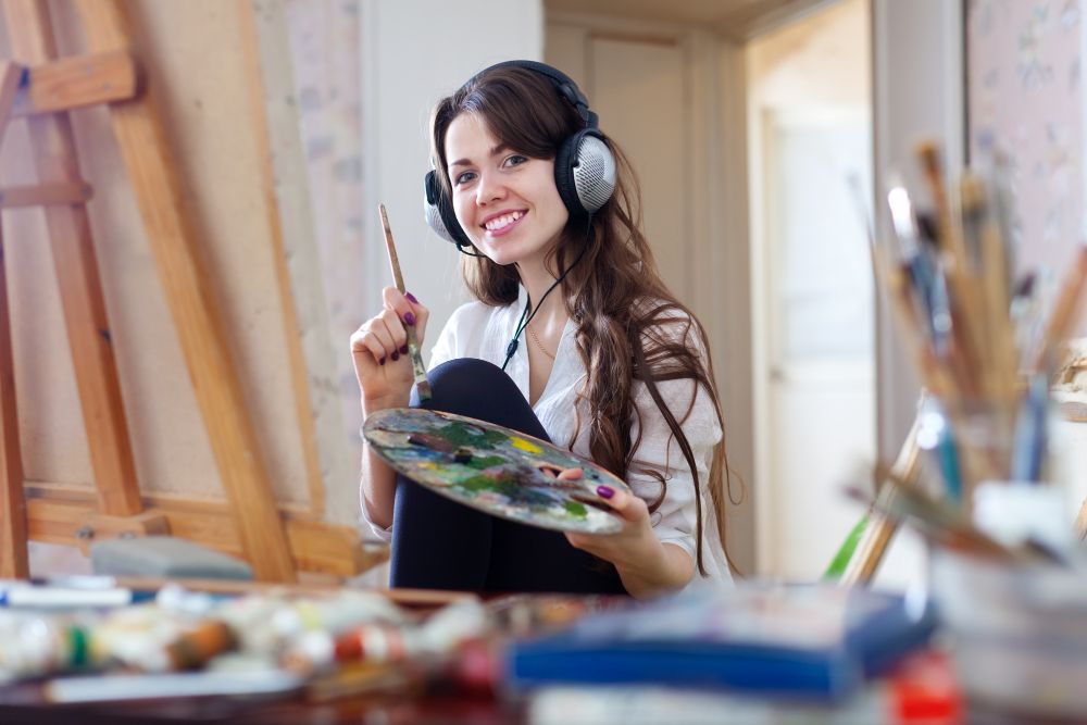Real Estate for Art Enthusiasts: Homes with Space for Creativity and Collections